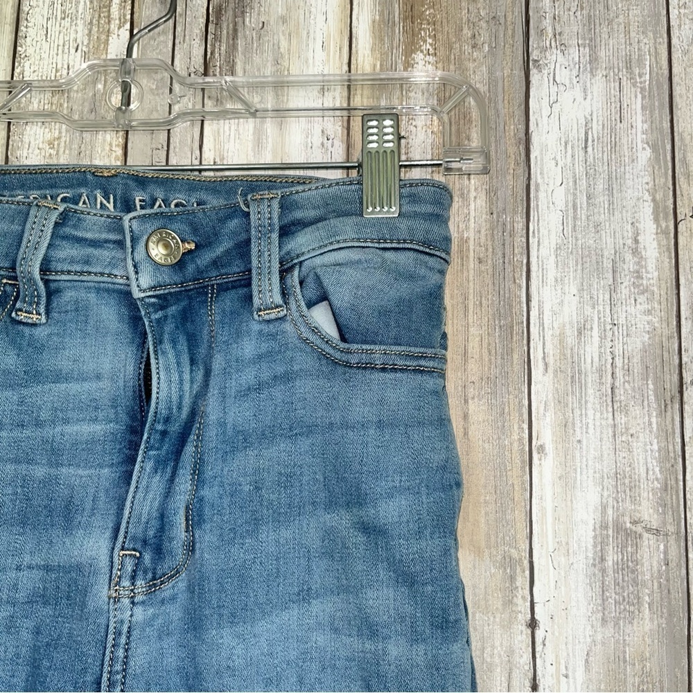 American Eagle Next Level Stretch Light Wash Super High Rise Jegging Short - Picture 3 of 8